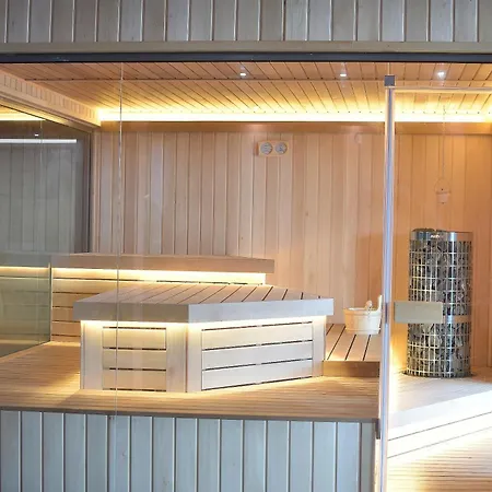 Hotel Sirius And 4*